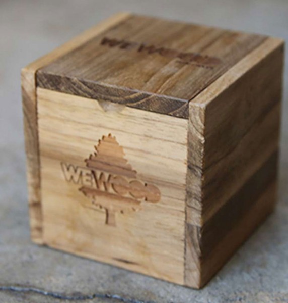 WEWOOD Geschenkbox aus recyceltem Teakholz